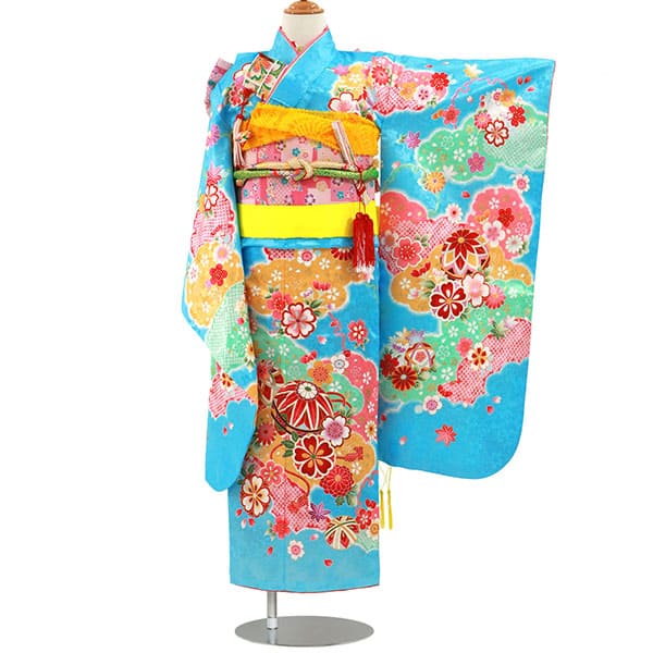 水色地に鞠と雲取りの着物／七五三・七歳女の子