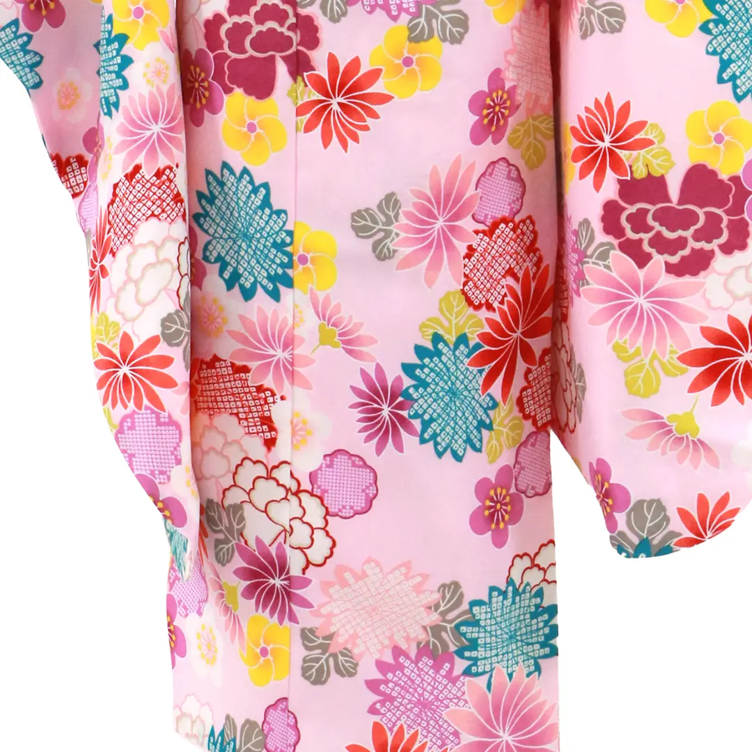 薄ピンク地にカラフルな四季花の着物／七五三・七歳女の子 | 宅配着物