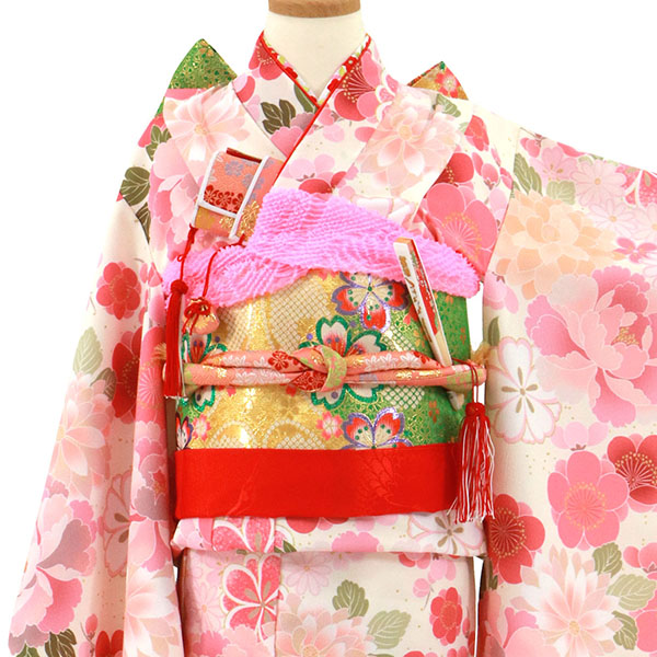 専用です☆アンティーク薄ピンク、クリーム色に梅の花の着物☆２歳から３歳 専用です☆アンティーク薄ピンク、クリーム色に梅の花の着物☆2