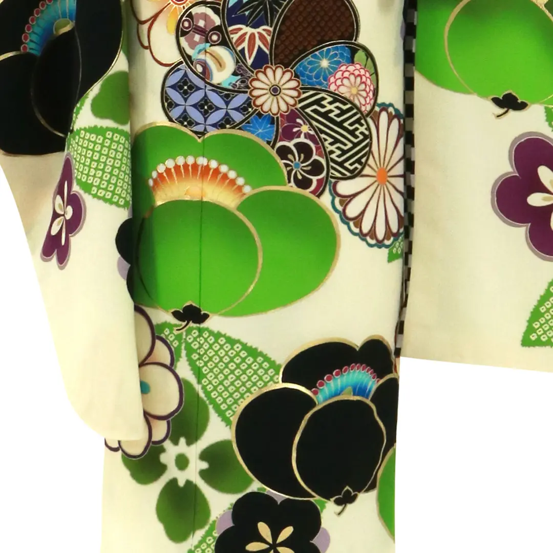 吉田沙保里×JAPAN STYLE》クリーム地に緑の万寿梅の着物／七五三