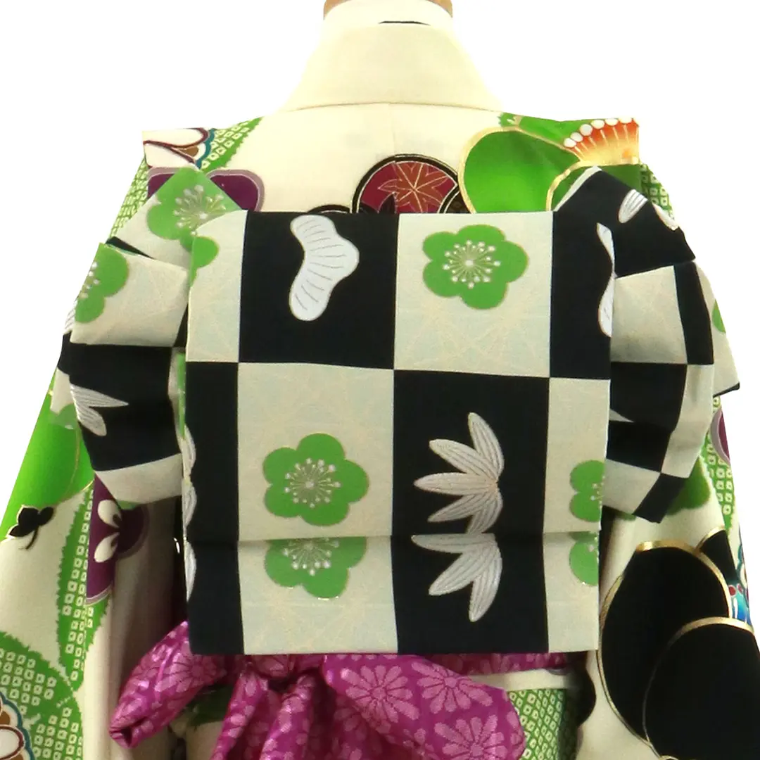 吉田沙保里×JAPAN STYLE》クリーム地に緑の万寿梅の着物／七五三・七歳