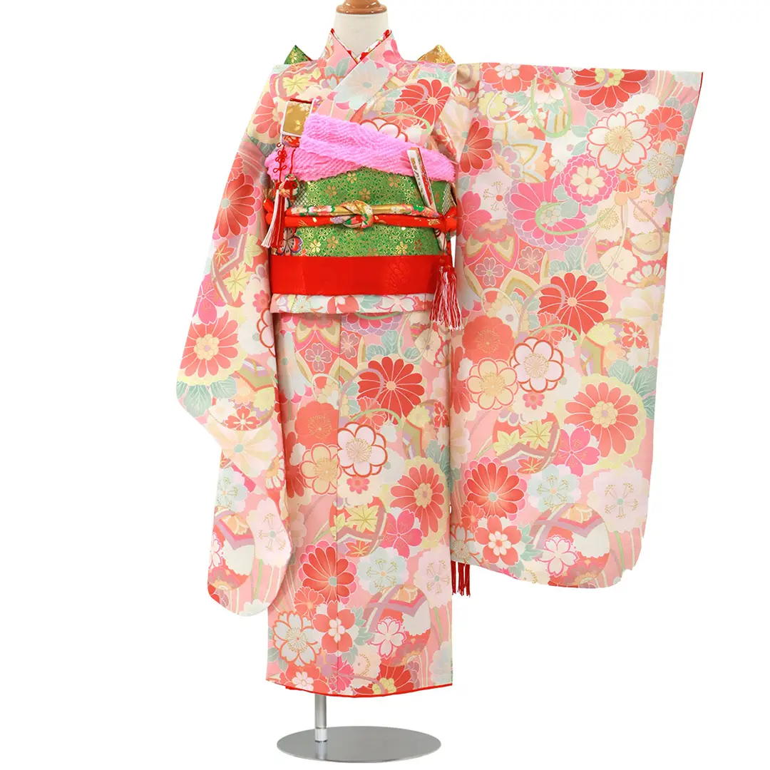 薄紅地に菊と鞠の着物／七五三・七歳女の子／正面