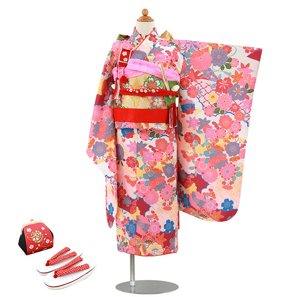 薄ピンク地に七宝と四季花の着物／七五三・七歳女の子／正面