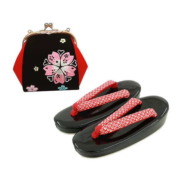 赤地に桜と松竹梅の着物／七五三・七歳女の子