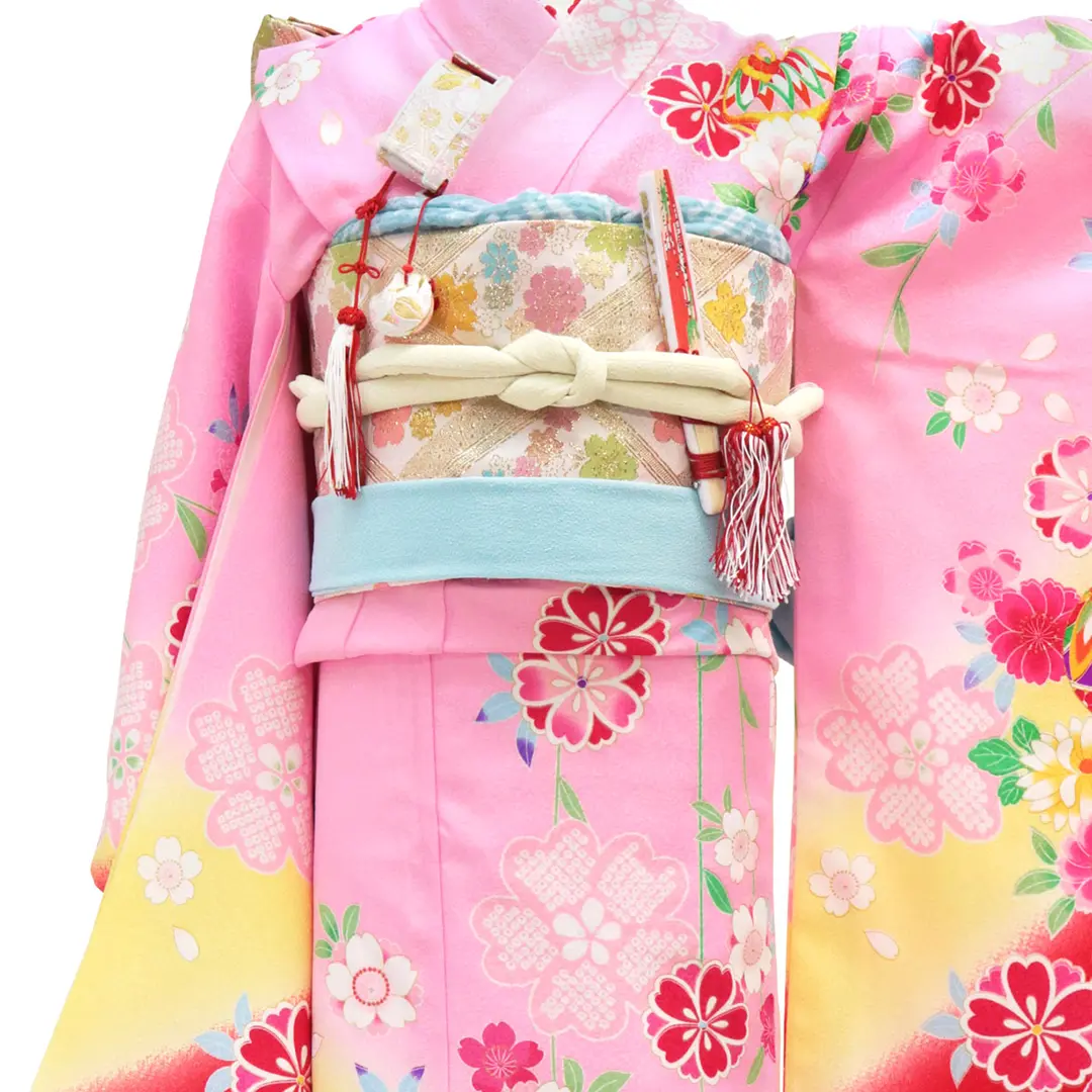 ピンクに枝垂れ桜と鈴の着物／七五三・七歳女の子／正面帯詳細