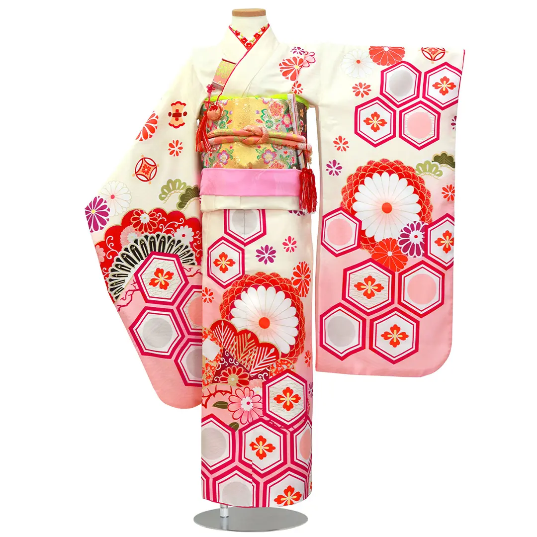 白地に菊と亀甲花菱文の着物／七五三・七歳女の子 | 宅配着物レンタル