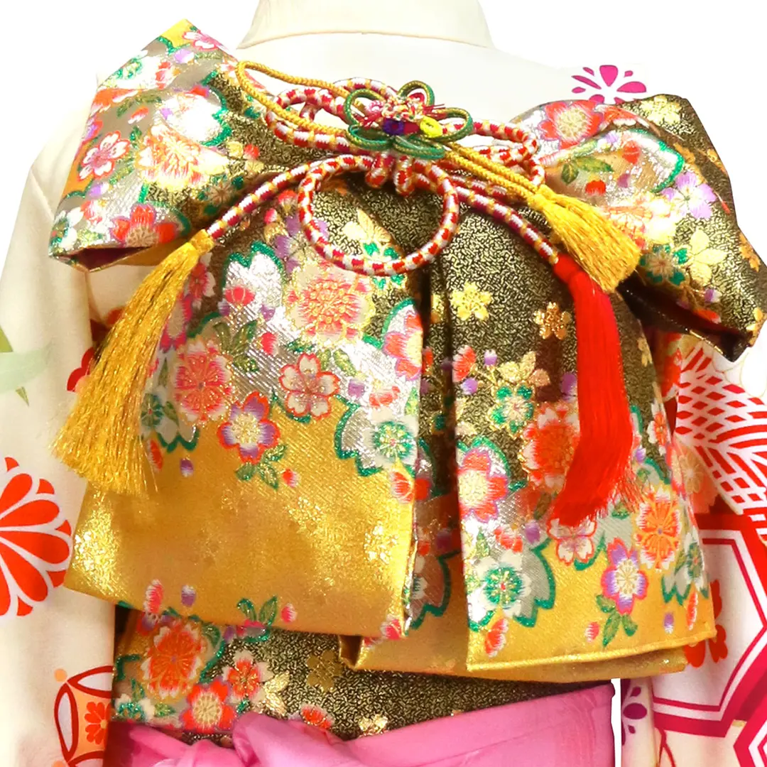 白地に菊と亀甲花菱文の着物／七五三・七歳女の子／帯