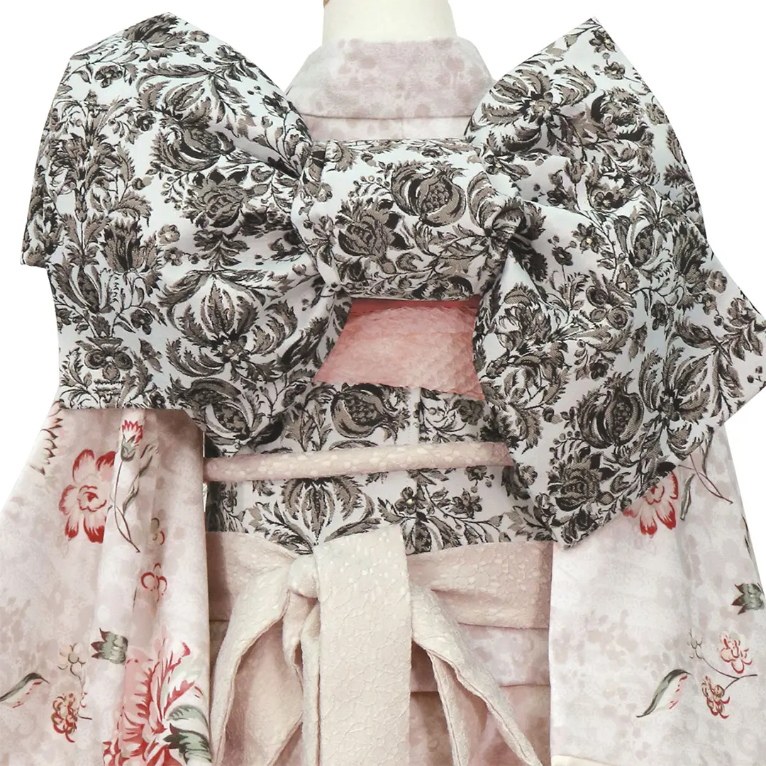 《JILLSTUART》薄ピンク地にカーネーションの着物／七五三・七歳女の子