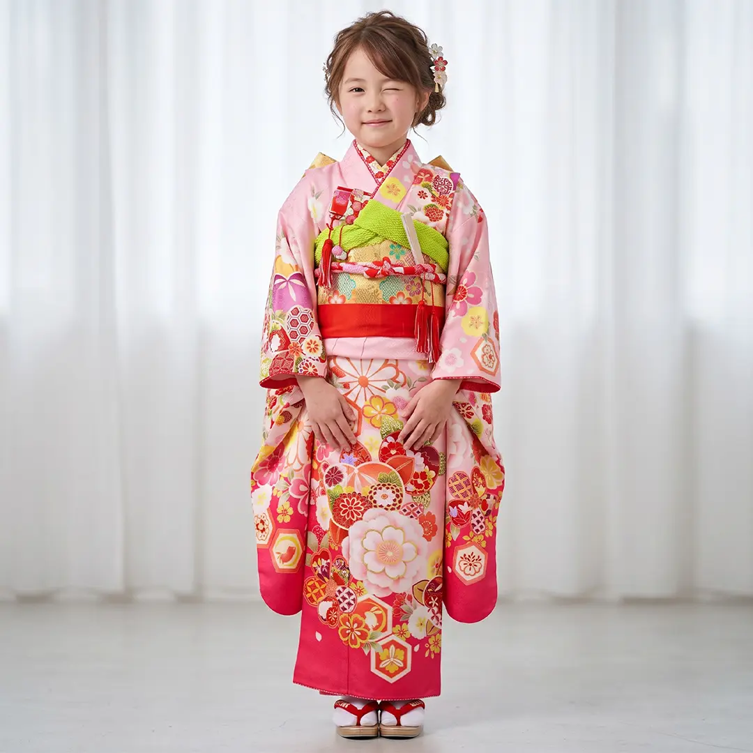 薄ピンク地に梅や桜文様の着物／七五三・七歳女の子 | 宅配着物