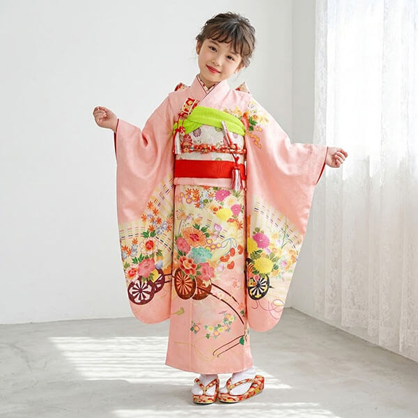 ピンク地に花車と花扇の着物／七五三・七歳女の子