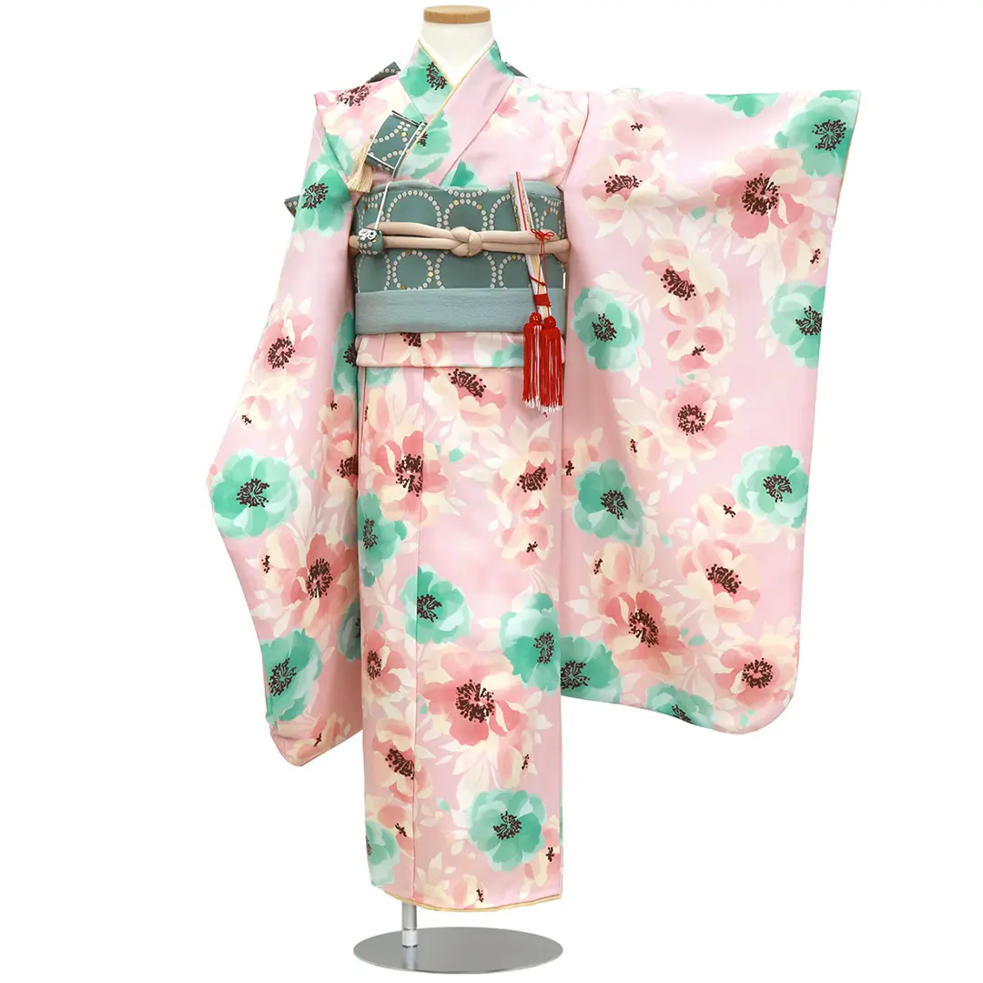 ピンク色にアネモネの着物／七五三・七歳女の子／正面