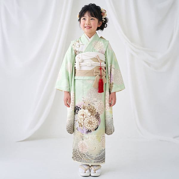 JAPAN STYLE》青磁色にむじな菊の着物／七五三・七歳女の子 | 宅配着物