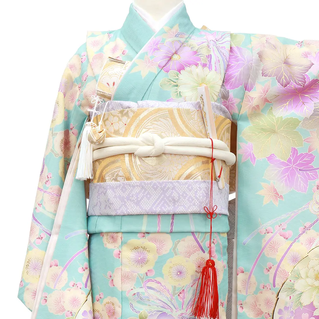 《華徒然》水色地に百花と扇の着物／バストアップ