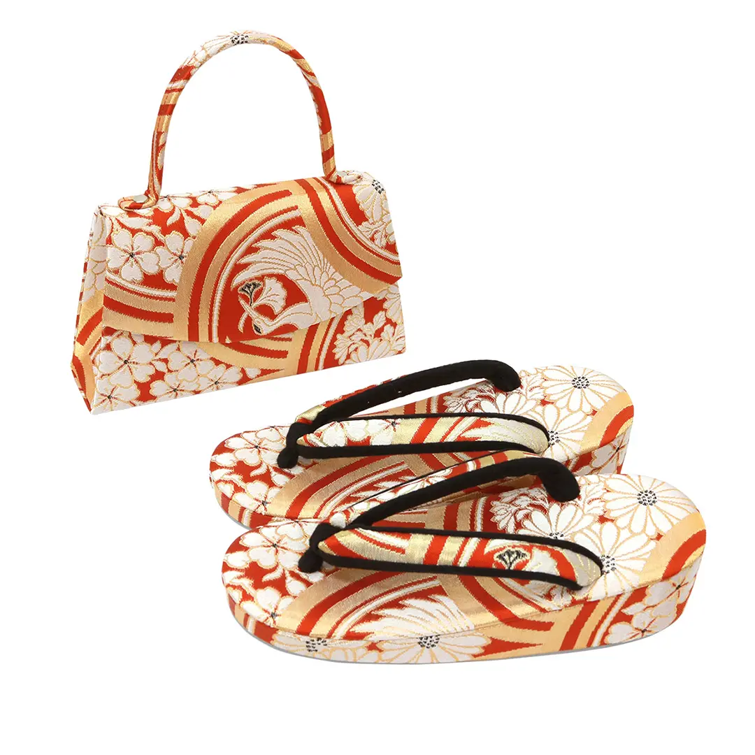 《華徒然》クリームイエロー地に百花と扇の着物／草履バッグ