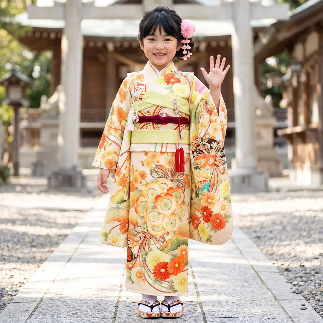 華徒然》クリームイエロー地に百花と扇の着物／七歳女の子 | 宅配着物