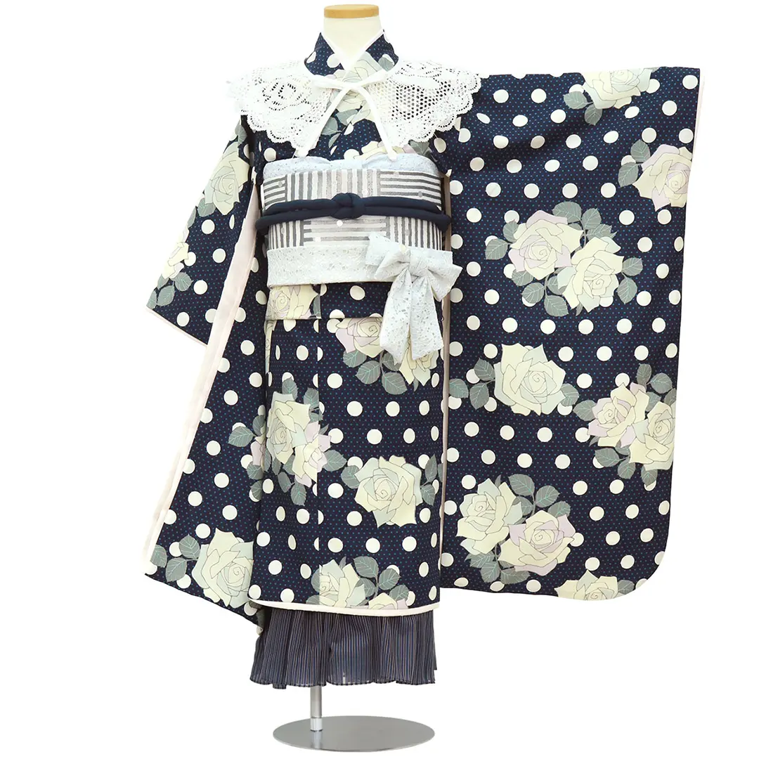 《シュセット》紺地に水玉と薔薇、レーススカート付きの着物／七五三・七歳女の子
