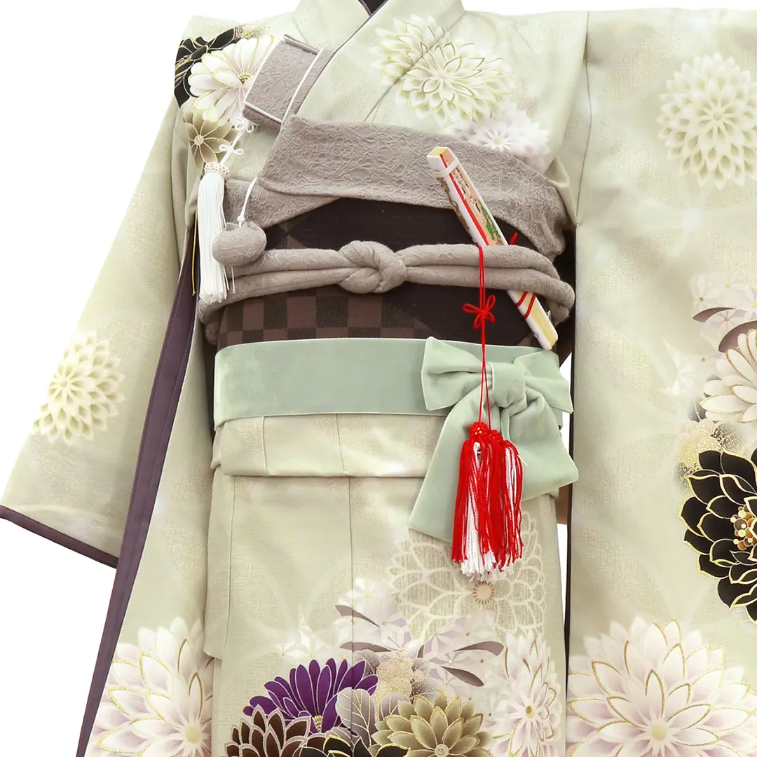 501ag70キモノのみ■七五三 七歳 女児 セミアンティーク着物 菊 JAPAN STYLE》灰白色にむじな菊の着物／七五三・七歳女の子