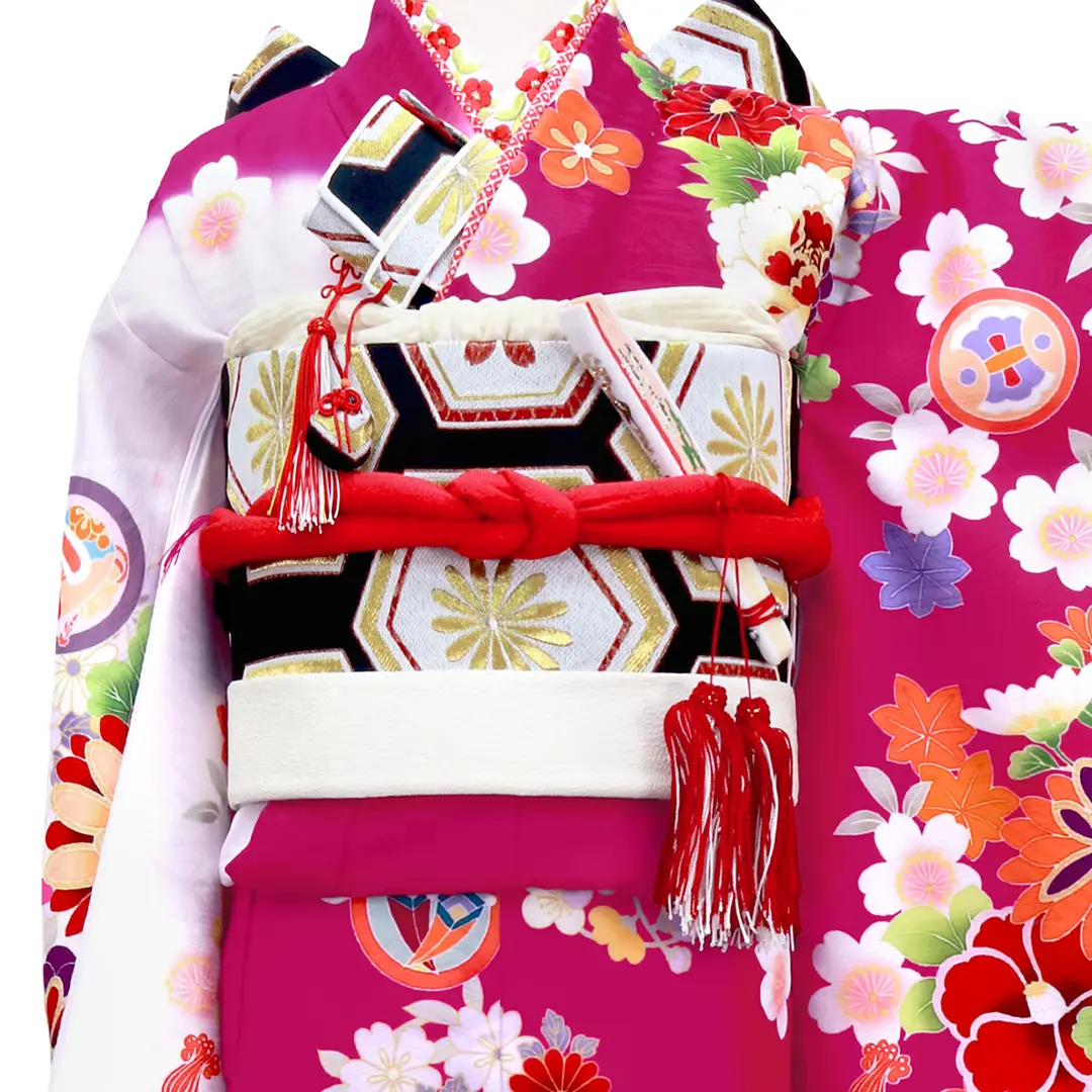 赤地と白地に百花の着物（アイボリー）／七五三・七歳女の子／バストアップ詳細
