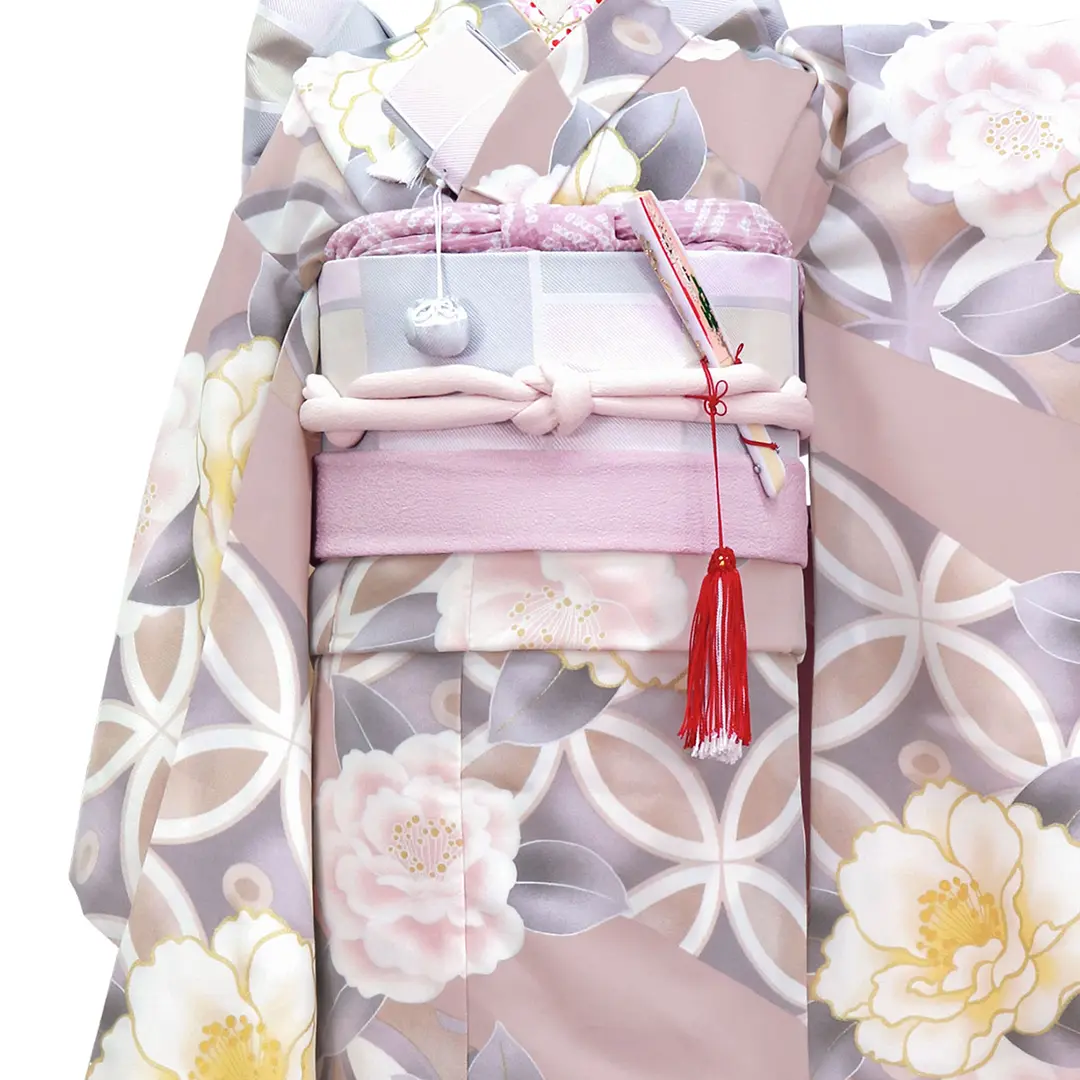 ピンクベージュ地にピンクと白椿の着物（紫）／七五三・七歳女の子