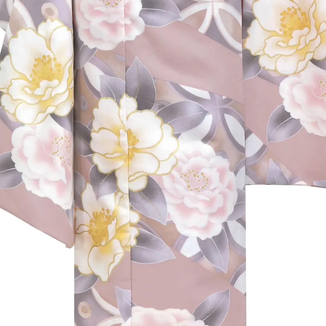 ピンクベージュ地にピンクと白椿の着物（紫）／七五三・七歳女の子