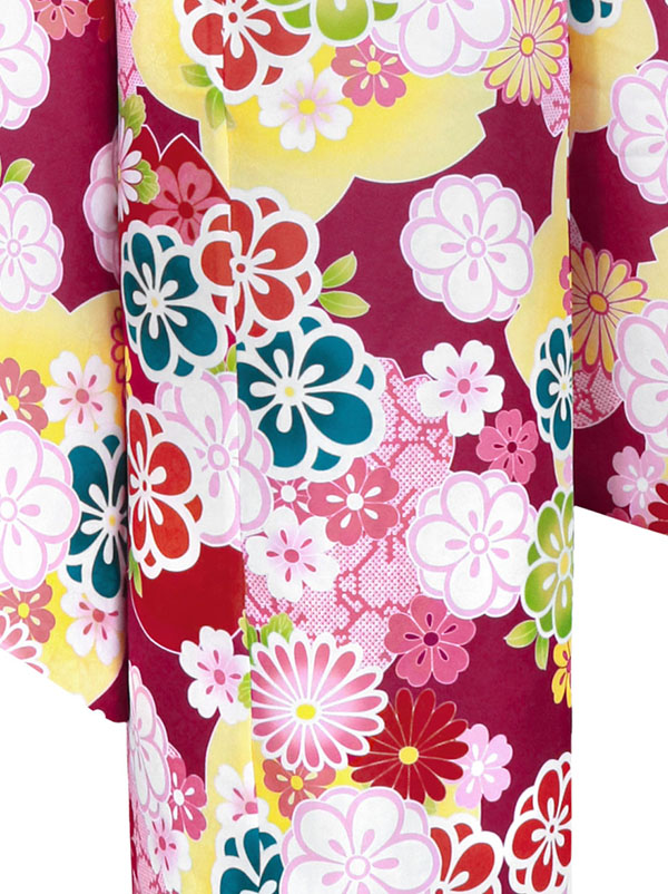 赤地に百花の着物（赤帯にアイボリー）／七五三・七歳女の子