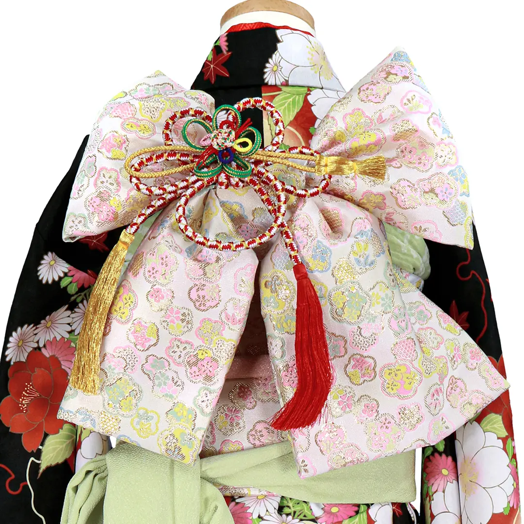 黒地に雪輪と桜の着物（白帯に黄緑）／七五三・七歳女の子 | 宅配着物
