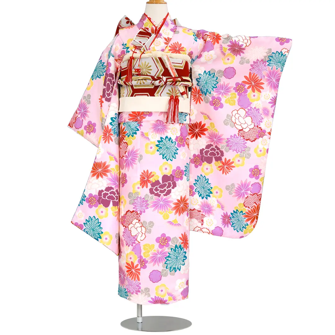 ピンク地に百花の着物（赤帯にアイボリー）／七五三・七歳女の子／正面