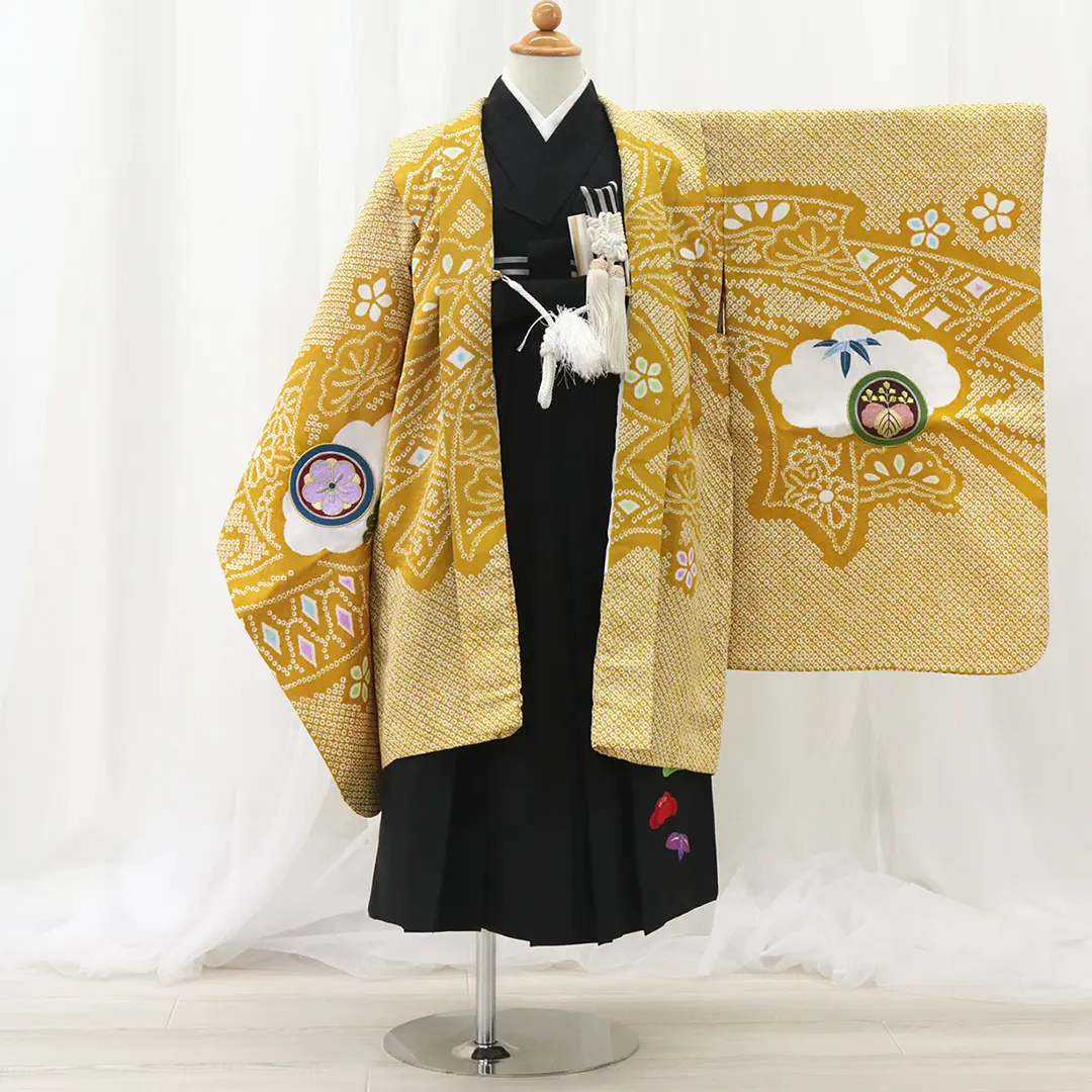 辛子色に染め疋田（ひった）（兜）／小さめサイズ／七五三・五歳男の子・袴／正面