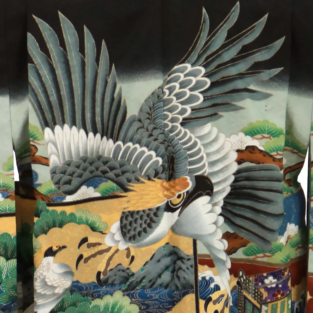 黒地に鷹と松・屏風、黒縞の袴／七五三・五歳男の子・袴／背中の柄詳細