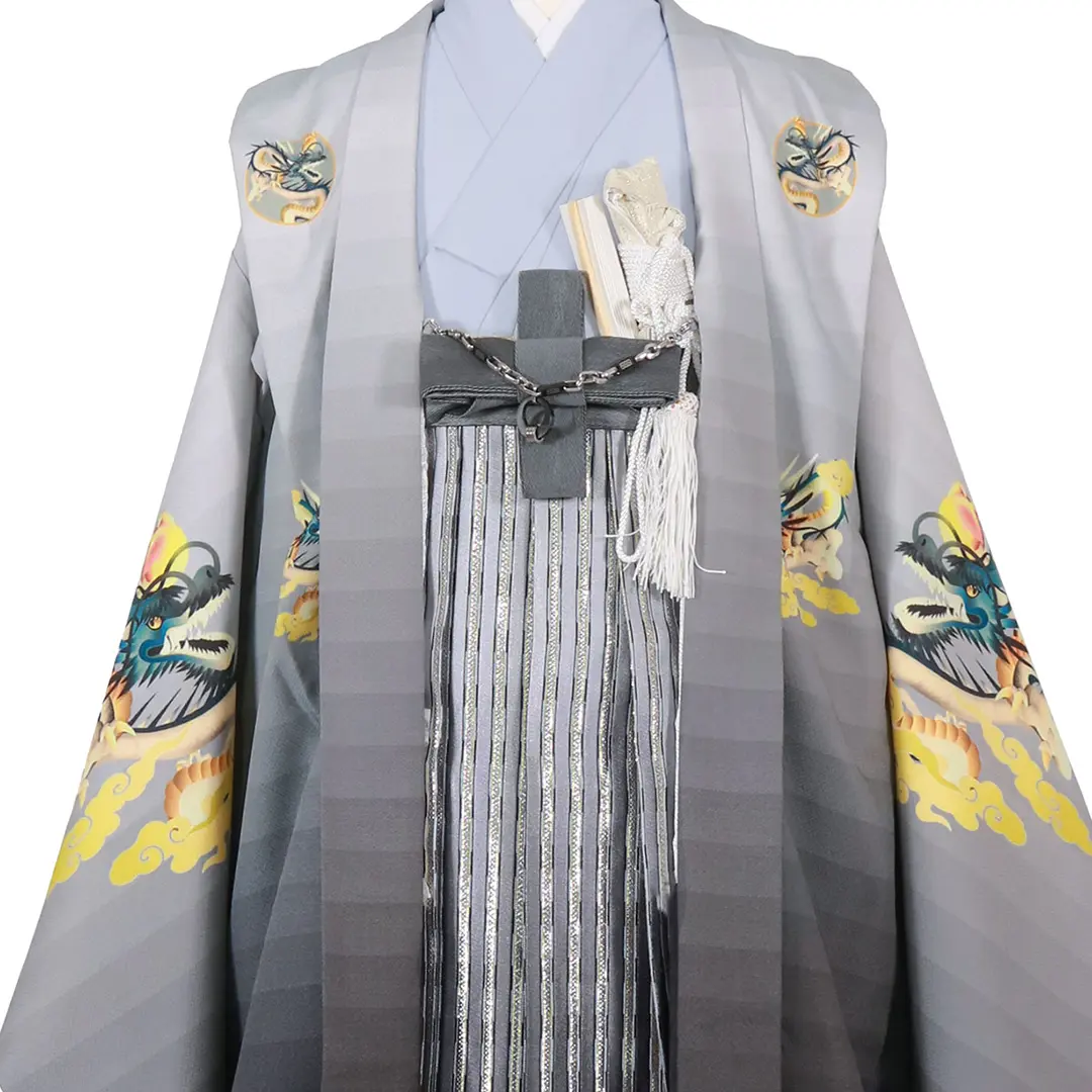 グレーのグラデーションに龍、グレーの袴／七五三・五歳男の子・袴