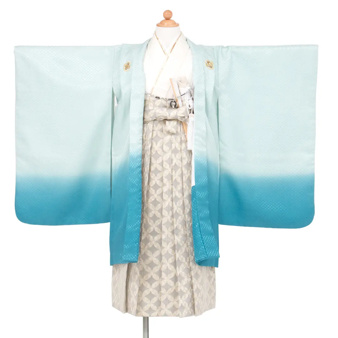 空色のグラデーションの紋付、白グレーの七宝柄の袴／七五三・五歳