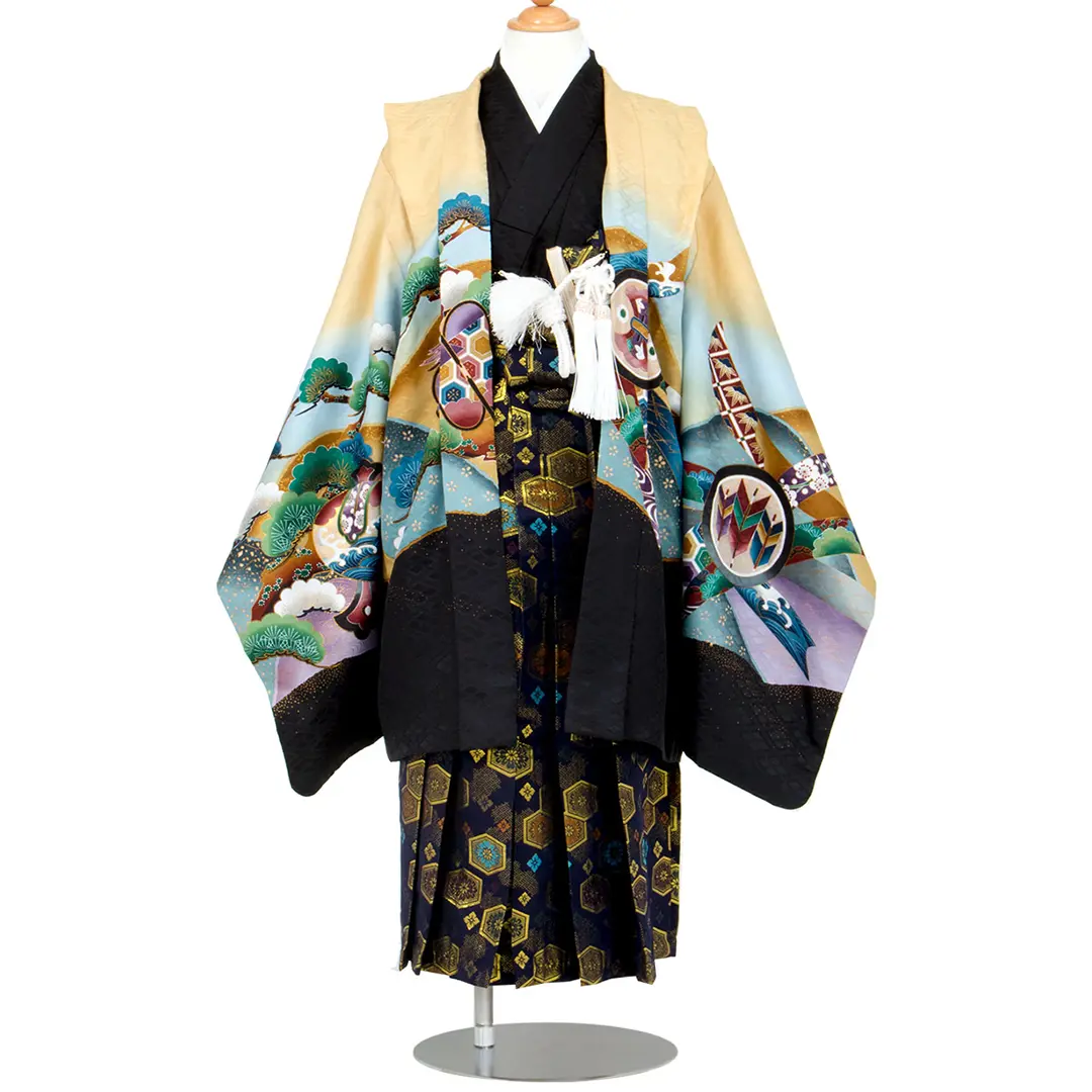 七五三 五歳‼️黒地にクリーム系 鷹 金箔金彩‼️完全フルセット‼️家から揃え無し 七五三 五歳‼️黒地にクリーム系 鷹 金箔金彩‼️完全フルセット‼️家