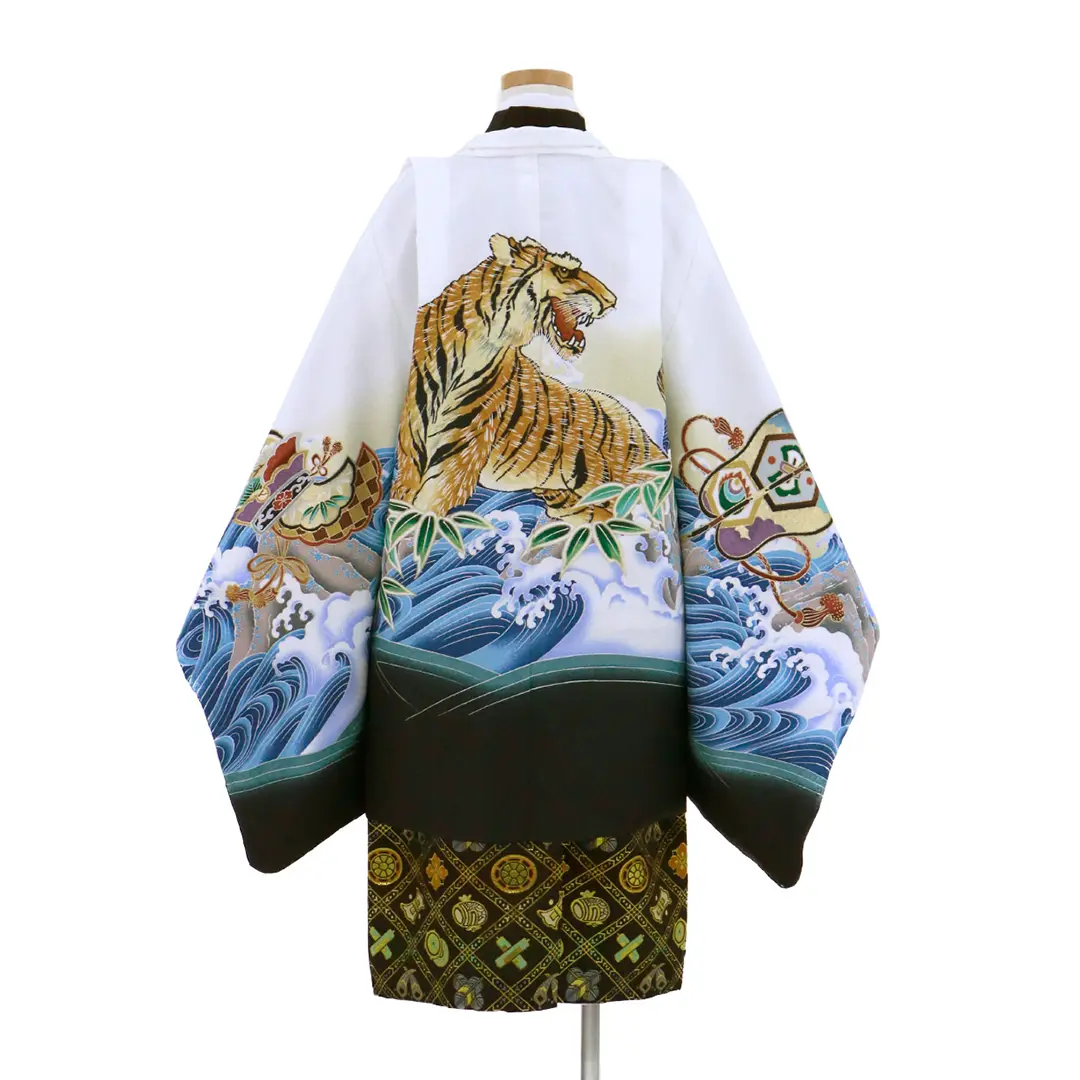 美品★迫力の虎★七五三★羽織袴と小物 白地に虎と波、黒の袴／七五三・五歳男の子・袴 | 宅配着物レンタルの