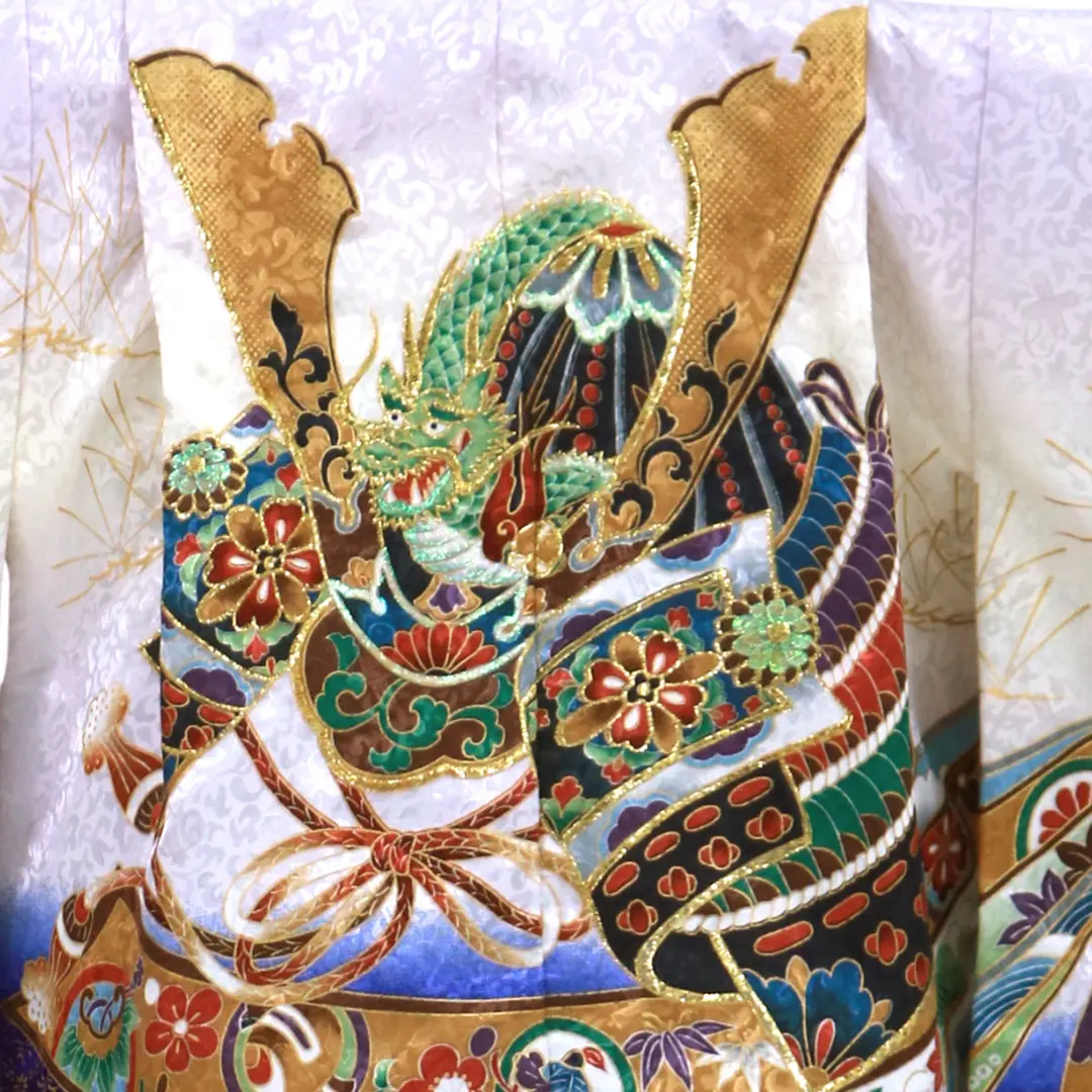 淡い藤色地に兜と束ね熨斗、紺縞の袴／小さめサイズ／七五三・五歳