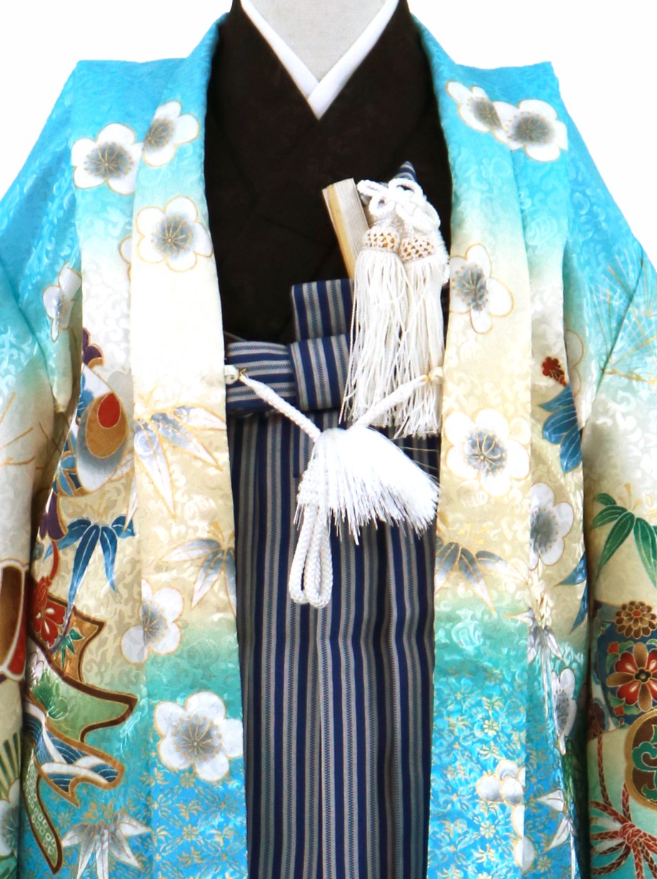 水色地に兜と束ね熨斗、紺縞の袴／小さめサイズ／七五三・五歳