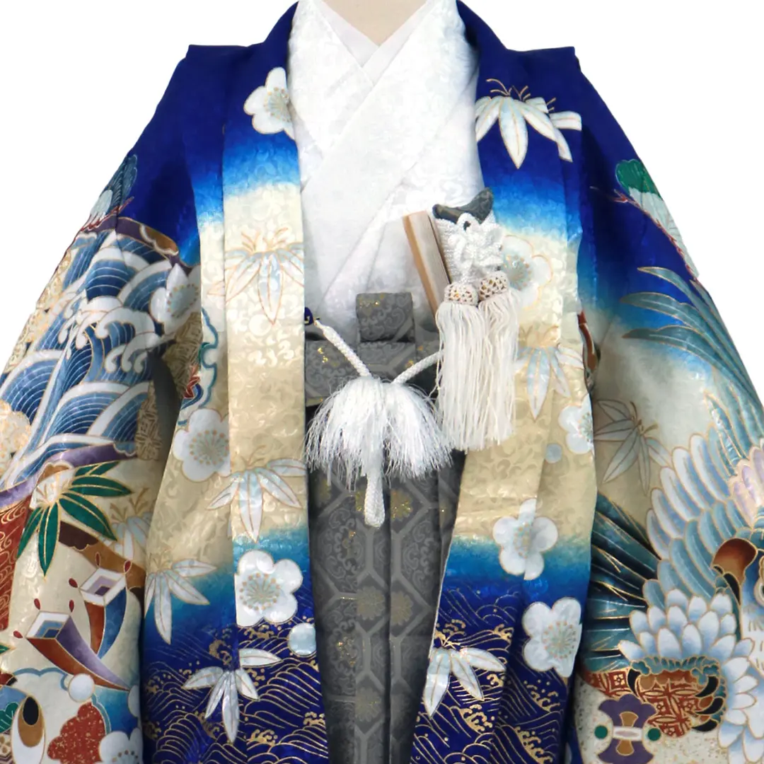 青地に鷹と松、藍鼠の袴／小さめサイズ／七五三・五歳男の子・袴／衿元詳細