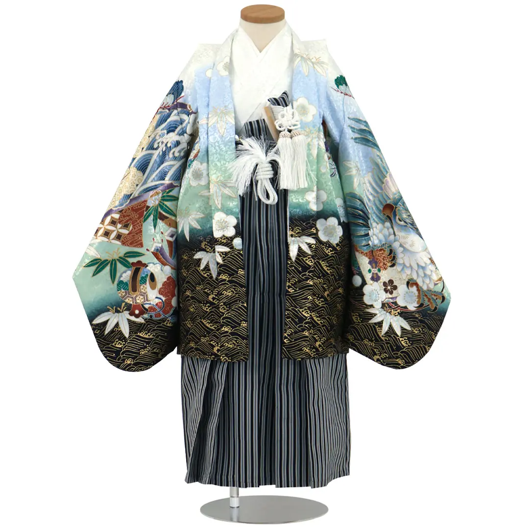 白地に鷹と松、黒縞の袴／小さめサイズ／七五三・五歳男の子・袴／正面