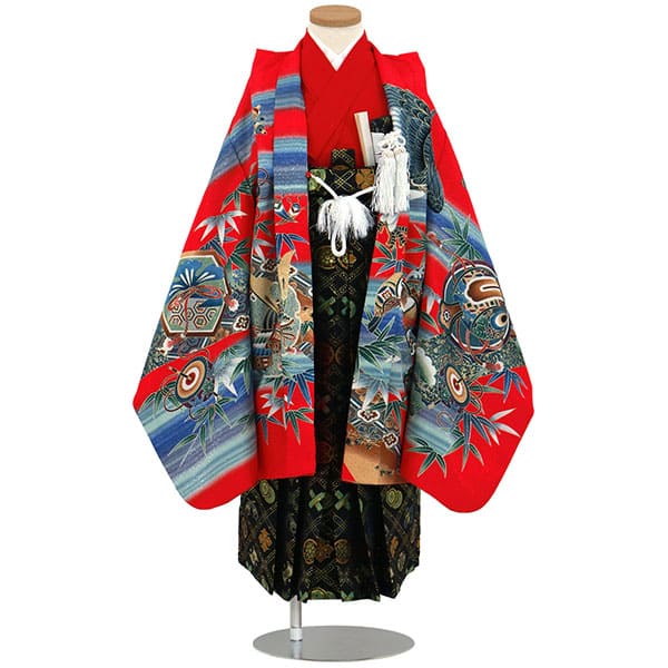 赤地に鷹と吉祥文、黒の袴／七五三・五歳男の子・袴 | 宅配着物