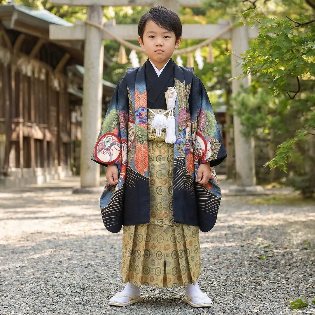 黒地に鷹と矢羽、金襴の袴／七五三・五歳男の子・袴 | 宅配着物