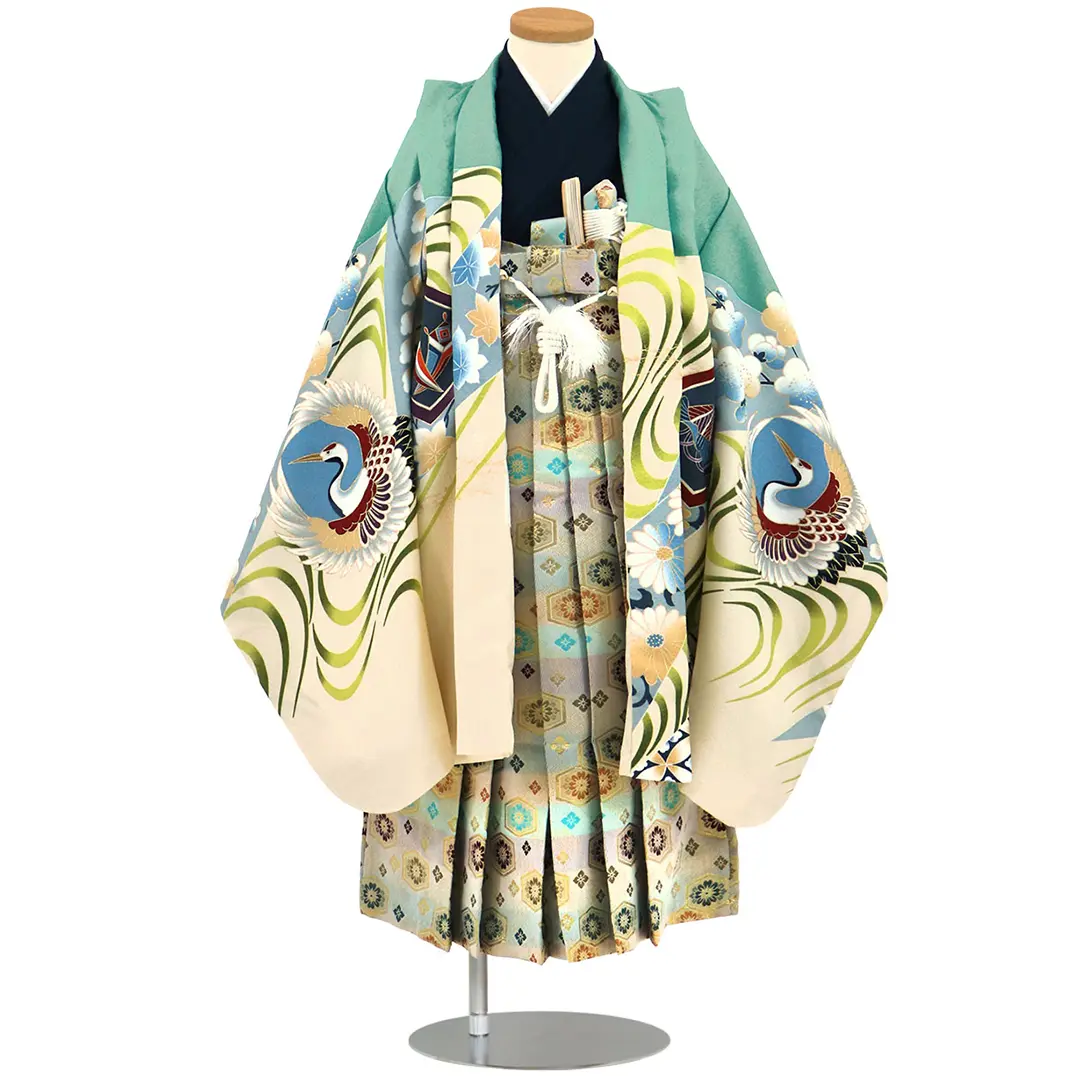 薄萌黄とクリーム地に桐と鶴文、亀甲白の袴／七五三・五歳男の子・袴