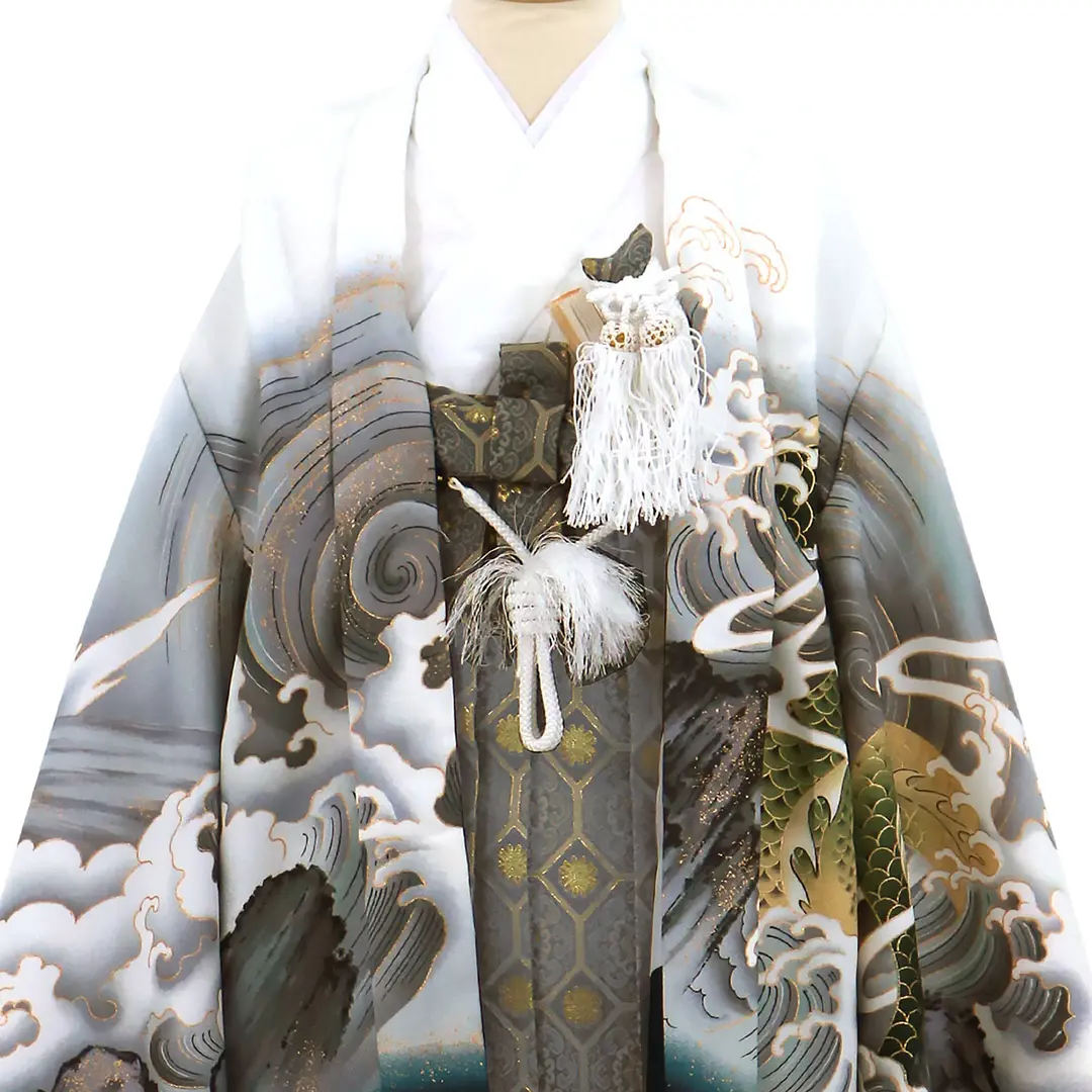 白地に昇り龍、藍鼠の袴／七五三・五歳男の子・袴／衿元詳細