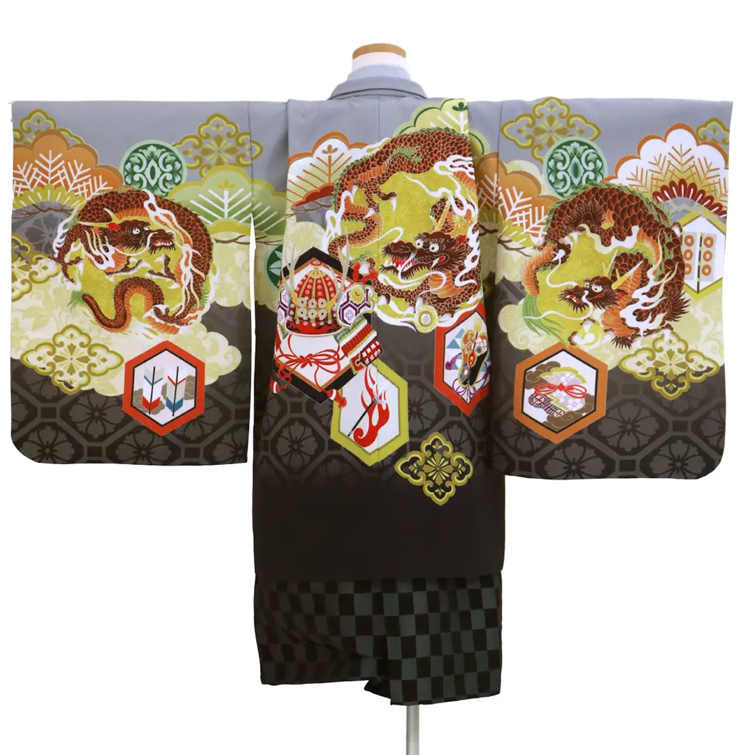 グレー地に龍、黒の市松袴／七五三・五歳男の子・袴 | 宅配着物