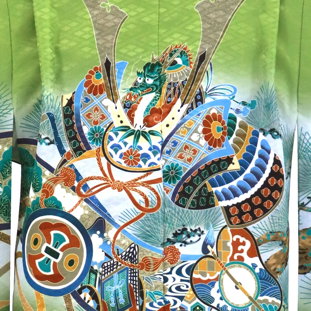 抹茶地に兜と巻物、黒縞の袴／七五三・五歳男の子・袴