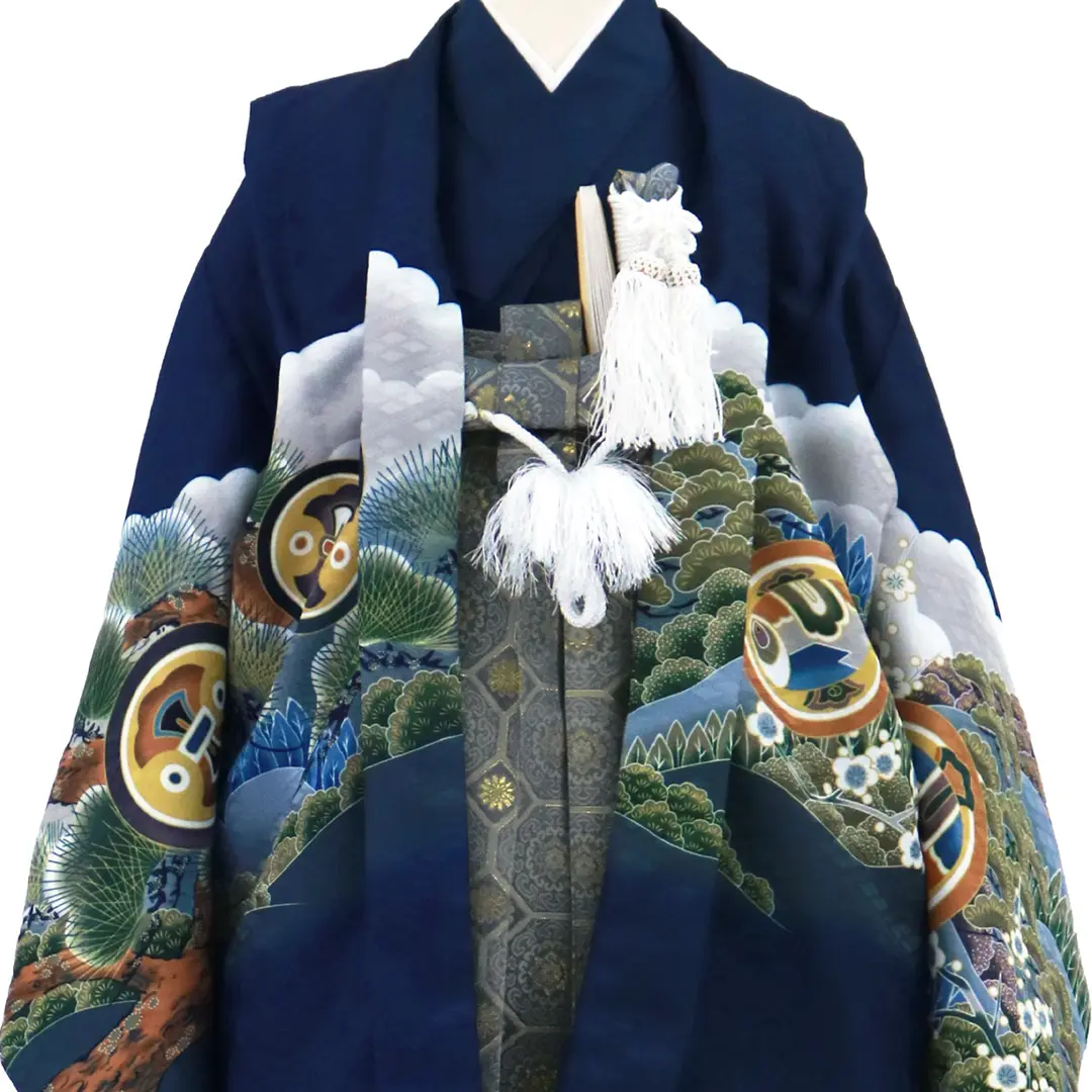 紺地に鷹と富士山、藍鼠の袴／七五三・五歳男の子・袴／衿元詳細