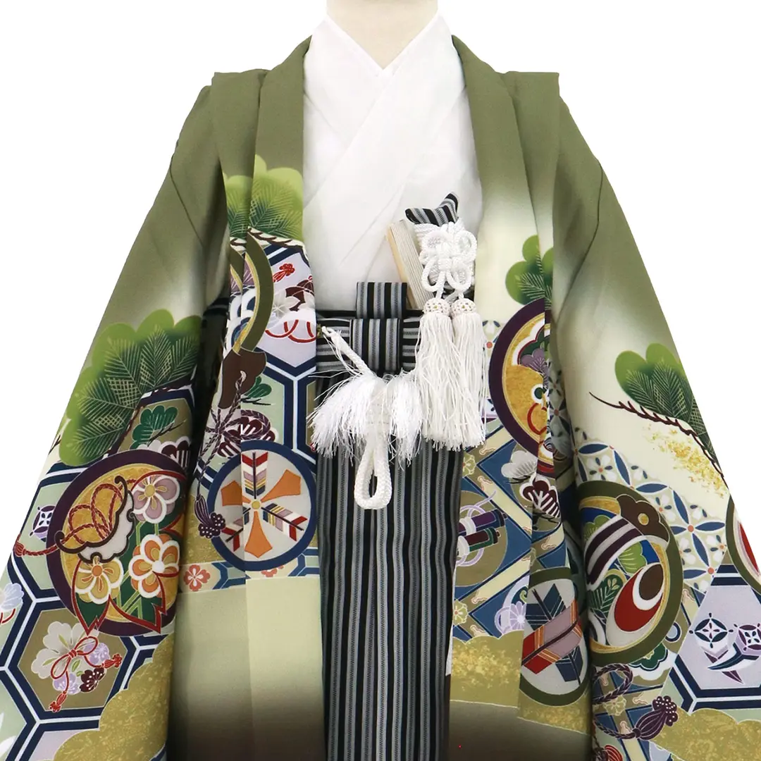 抹茶地に兜と吉祥文、黒縞の袴／七五三・五歳男の子・袴／衿元詳細