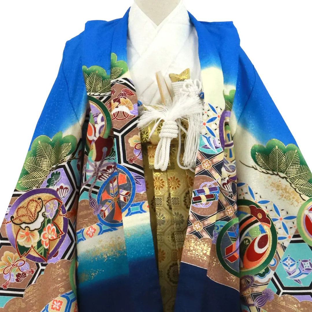 青色地に鷹と菱や亀甲、金襴の袴／小さめサイズ／七五三・五歳男の子・袴／衿元詳細