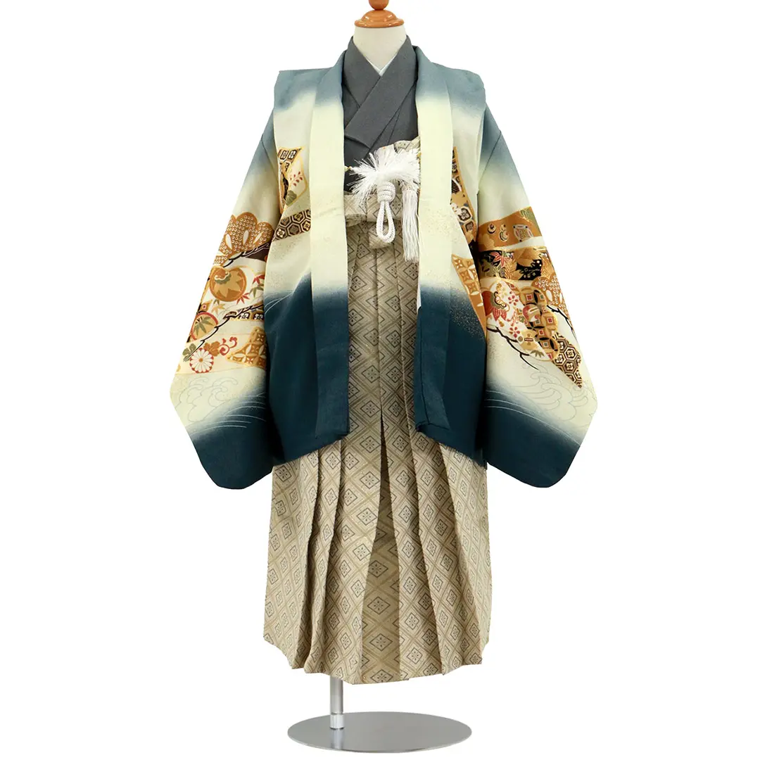 グレー地に兜と金の束ね熨斗、白グレーの袴／七五三・五歳男の子・袴