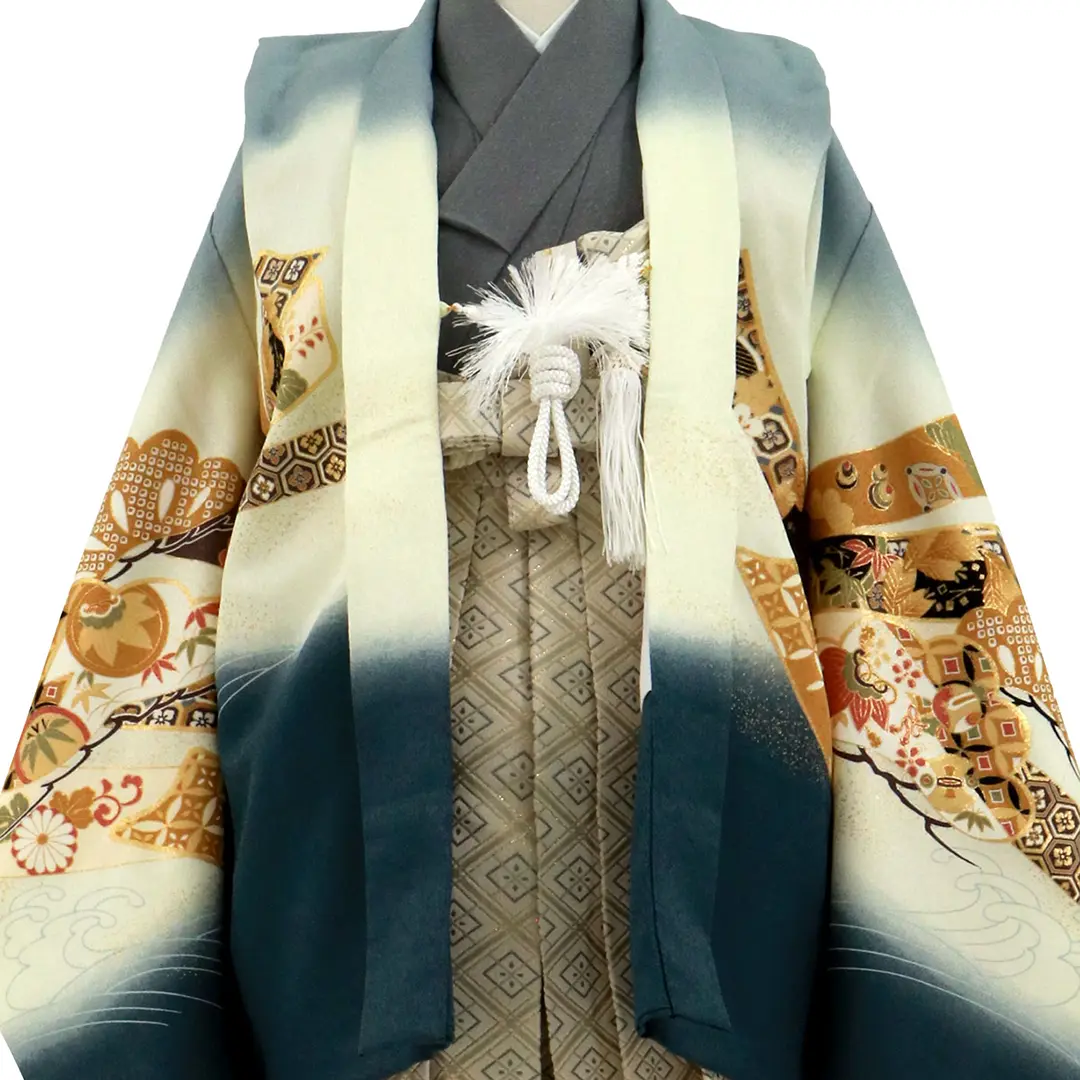 グレー地に兜と金の束ね熨斗、白グレーの袴／七五三・五歳男の子・袴