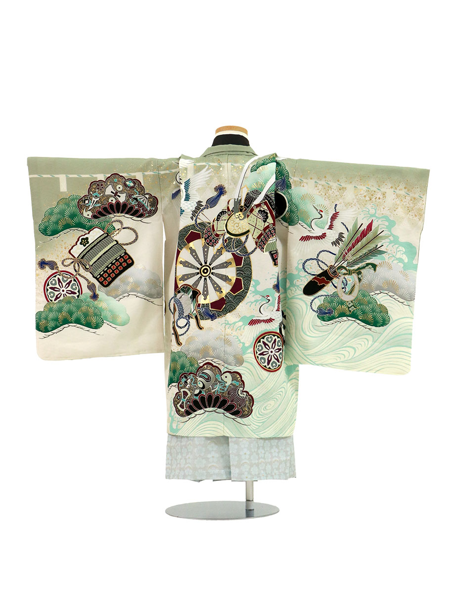 乙葉》薄柳色に兜と片輪車、水色の桜柄の袴／小さめサイズ／七五三・五