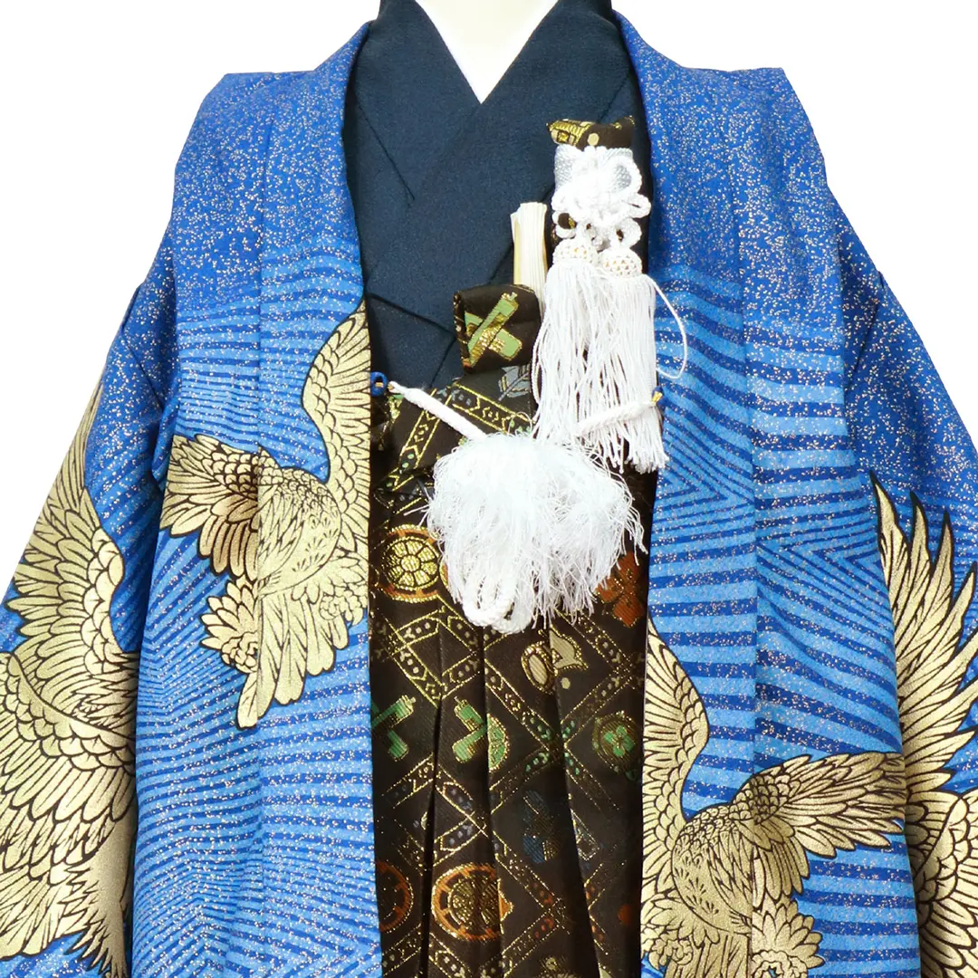 金箔の水色に七羽の鷹、黒の袴／小さめサイズ／七五三・五歳男の子・袴／衿元詳細
